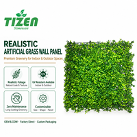 Panel Dinding Rumput Buatan 50x50cm Dinding Daun Hijau Palsu Dengan Dedaunan Campuran Bahan PE Tahan UV untuk Dalam dan Luar Ruangan