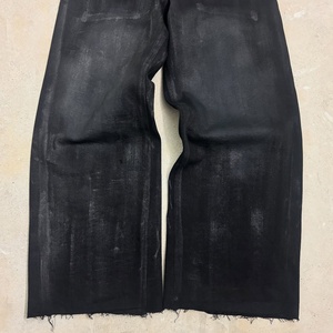 Pantalones de mezclilla vintage para hombre con efecto lavado y detalles de cuero, corte ajustado casual - Product Image 3