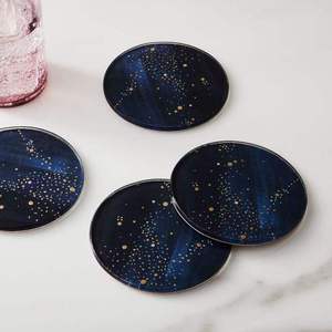 Sous-verres ronds en résine vert émeraude faits à la main, lot de 4 avec feuille d'or, luxueux, écologiques et non toxiques - Product Image 5