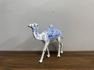 Figurine de chameau en métal et poterie bleue artisanale |   Statue décorative de chameau à motif floral |   Tableau décoratif indien peint à la main pour la maison - Product Image 2