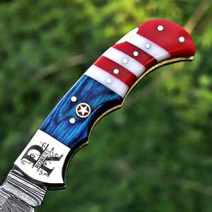 Couteau pliant personnalisé à verrouillage arrière en acier Damas - Fabricant en gros de couteaux de chasse EDC de poche, fournitures UA en vrac sous marque privée - Product Image 3