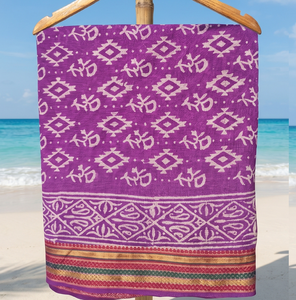 Paréo en coton imprimé à la main avec bordure Zarti, léger et respirant, idéal pour la plage ou comme écharpe d'été. - Product Image 1