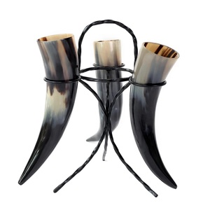 Corne à boire viking avec support en fer, accessoire médiéval artisanal pour cadeaux et décoration - Product Image 4