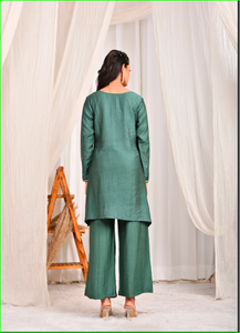 Conjunto coordinado bordado Jag Mag Mahal en línea A, color verde salvia - Product Image 4