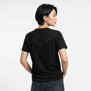 Camiseta Negra para Hombre con Logotipo de Alas en Relieve, Manga Corta, Cuello Redondo, Corte Regular Informal - Product Image 6