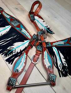 Ensemble de harnais équestre décoratif en cuir occidental personnalisé avec logo, franges en plumes et incrustations turquoise pour l'équitation 2026 - Product Image 4