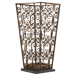 Paragüero de Metal de Gran Tamaño con Diseño Grabado, Apto para Hogares, Oficinas, Hoteles y Espacios Comerciales - Product Image 4