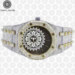 Montre en diamant moissanite très demandée pour les occasions professionnelles, décontractées, les fêtes, les mariages et le port quotidien de luxe, disponible à la vente - Product Image 1
