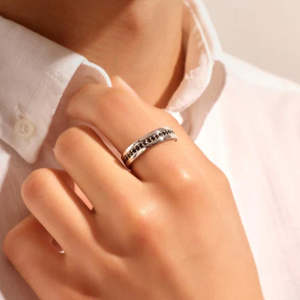 แหวนแต่งงานผู้ชายแบบปรับขนาดได้ประดับเพชรซิร์คอน ยี่ห้อ Hallmark Silver Pave Band - Product Image 2