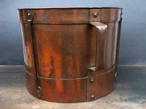 Grande cuve à boissons en cuivre martelé, seau à glace antique, refroidisseur à vin avec sangles rivetées, bassin à glace en métal rustique pour les fêtes - Product Image 2