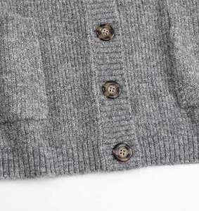 Pull élégant à col en V orné de perles, respirant, pour femme, tricot décoratif chic, idéal pour invitées de mariage - Product Image 3