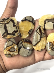 Pierre précieuse naturelle Saptarian en forme de toile d'araignée, cabochon, formes et tailles variées, environ 20 à 30 mm - Product Image 5