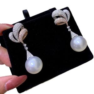 Pendientes Largos de Plata de Ley 925 con Perla Natural Verde Pavo Real de 10-11 mm, con Caja de Regalo, Producto Nuevo - Product Image 4