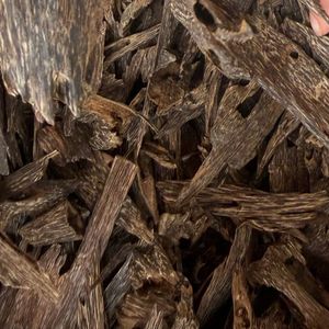 Encens de haute qualité en copeaux de bois d'oud, brûleur d'encens artisanal vietnamien et chinois, parfum agréable et aromatique, 100% naturel - Product Image 3