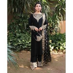 เสื้อลูกไม้ปักลาย Georgette มาใหม่สีดำ - Product Image 1