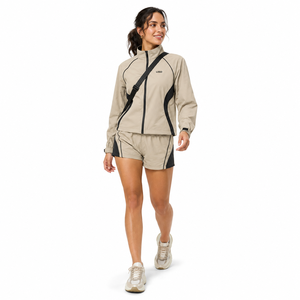 Ensemble de shorts sportifs 2 pièces pour femmes, manches longues, col à capuche, écologique, imperméable, séchage rapide, polyester, coupe régulière, printemps - Product Image 4