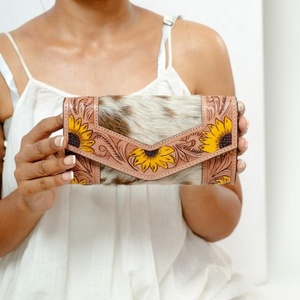 Cartera tallada a mano de nuevo diseñador, cartera de mano con estilo de cuero genuino para el cabello en la cartera de piel de vaca, carteras de pulsera de cuero occidental - Product Image 2