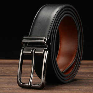 Ceinture en cuir de vachette réversible avec boucle à ardillon argentée, ceinture formelle pour homme, design bicolore marron et noir - Product Image 3