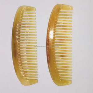 Peigne en corne naturelle artisanal personnalisé pour le coiffage des cheveux, fabriqué à partir de véritable corne de buffle, peigne en corne de buffle fabriqué en Inde - Product Image 3