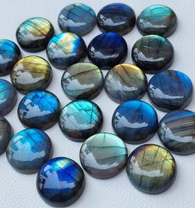 Pierre précieuse naturelle de labradorite, cabochon de forme ronde, labradorite bleue arc-en-ciel, pierre en vrac, fournitures de fabrication de bijoux en gros - Product Image 1