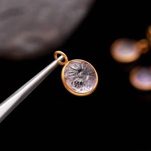 Colgante de flor de amatista rosa natural tallada a mano, piedra preciosa de plata de ley 925, amuleto de amatista rosa para la fabricación de joyas. - Product Image 1