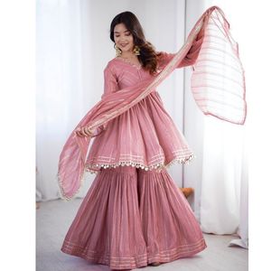 Ensemble de tenue de soirée de luxe avec manches longues, broderies miroir artisanales et sharara assorti pour la distribution en gros - Product Image 1