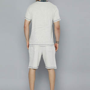 Ensemble t-shirt et short Elite, tissu lisse et respirant pour une utilisation active - Product Image 3
