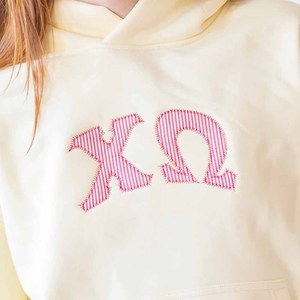 Alfa |   Sudadera con Capucha Omega Bordada para Mujer, Color Rosa, Talla Grande, Logotipo Frontal en Tela Tackle Twill, Sudadera Casual de Felpa para Otoño - Product Image 3