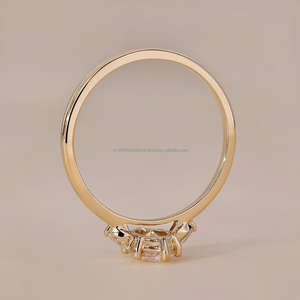 Arin/Oro de 18K/14K con diamantes naturales certificados GIA/IGI modernos, o diseños personalizados con anillos de diamantes MOQ bajos - Product Image 4