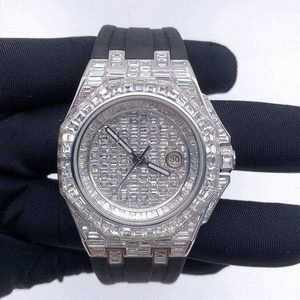 Reloj de acero inoxidable con cuarzo moissanita de corte baguette VVS de calidad premium, 41 mm, 3 bar, resistente al agua, con correa de caucho. - Product Image 2