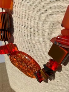 Colliers de bijoux en résine rouge, perles moulées de collection, artisanat moderne en résine, pour femmes, mode - Product Image 1