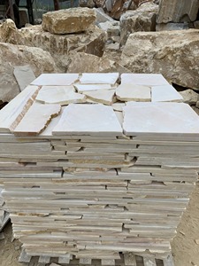 Revestimiento de Pared de Piedra Natural Ecológica Amarilla Crazy Flagstone para Fachadas, Pilares de Puertas, Villas y Resorts en Vietnam, Piedra Thanh Thanh Tung YCF - Product Image 1