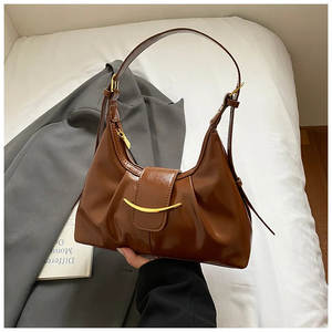 Sac à bandoulière hobo en cuir véritable marron pour femme, fermeture à rabat classique, décorations métalliques, sac à main pour usage quotidien - Product Image 5