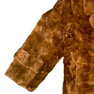 Manteau de luxe en fausse fourrure pour femme, hiver, manches longues, chaud, en peluche, style mode, sur mesure OEM ODM, vente en gros, vêtement d'extérieur haut de gamme - Product Image 3