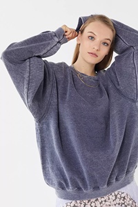 Sweat-shirt à capuche unisexe en molleton tricoté épais pour l'hiver, avec logo frontal effet délavé et épaules tombantes pour femme - Product Image 4