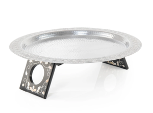Plateau de service en aluminium personnalisable de style rustique pour une décoration de table naturelle, rehaussant la table avec un plateau en métal chaud couleur chocolat. - Product Image 4
