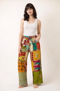 Pantalones Palazzo Anchos de Algodón con Parches Kantha Hechos a Mano por Jaiftextiles, Estilo Boho, Talla Única Unisex, con Cordón Ajustable y Cintura Alta - Product Image 5
