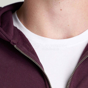 Sweat à capuche zippé pour homme au design élégant, léger et confortable, idéal pour la course à pied et le style streetwear. - Product Image 3