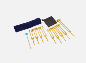 Nuevo Juego de 9 Diapasones de Chakra Dorados con Martillo de Silicona para Terapia de Sanación - Product Image 5