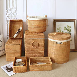 Grand panier rond en rotin naturel pour le rangement de la salle de bain et la décoration de la maison, fabriqué à la main au Vietnam par des artisans locaux - Product Image 3