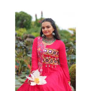 Robe de soirée à plusieurs niveaux brodée Kutchi Gamthi, spéciale Navratri - Product Image 2