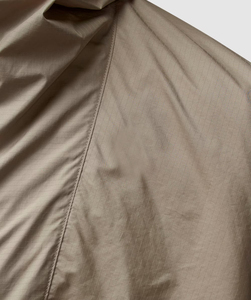 Chaqueta Cortavientos Ligera para Hombre, 100% Reciclada, Transpirable, Resistente a Olores y Desgarros, con Cierre POWER DRY para Invierno - Product Image 4