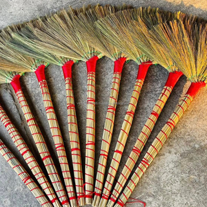 Balai en herbe pour le nettoyage de la maison |   CHOI DOT Vietnam - Product Image 1