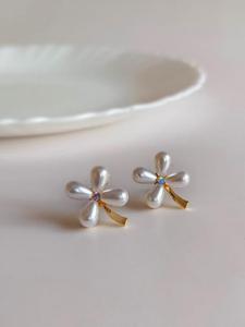 Most Selling <b>Stud</b> Light Weight With Pearl Earring with <b>Silver</b> Finish For Women Daily Wear Ethnic Bulk Product Fashion Jewelry - Product Image 1