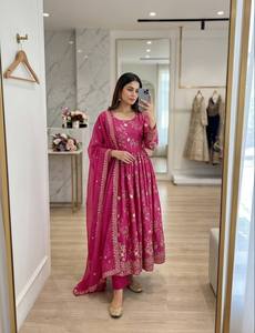 Ensemble Anarkali en coton brodé rose avec dupatta, tenue traditionnelle indienne et pakistanaise pour femmes, coupe longueur cheville, vêtement décontracté - Product Image 1