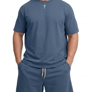 Ensemble T-shirt et short deux pièces pour homme avec logo personnalisé, en coton oversize, style streetwear décontracté, fournisseur en gros - Product Image 3