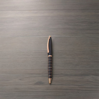 Ensemble de stylos à bille roulante Premium Executive Design élégant or rose et noir avec largeur d'écriture bleue de 0.5mm Meilleur prix en métal