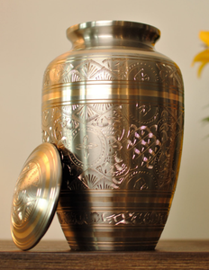 Urna de Cremación de Latón Grabada de Diseño, Artesanía Metálica, Urnas Funerarias para Cenizas, Suministros Funerarios, Urna Americana - Product Image 1