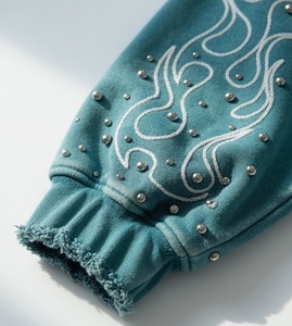 Sudadera con capucha extragrande y gruesa Glory Custom con acabado lavado ácido, estilo con cremallera, estampado en serigrafía y pedrería para unisex. - Product Image 6