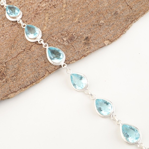 Pulsera de Plata de Ley 925 con Topacio Azul Cielo, Chapada en Latón, Hecha a Mano, Diseño Tenis, Gema Facetada en Forma de Pera - Product Image 3